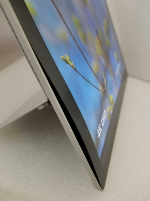 Microsoft Surface Pro 4 - i5-6300U, 4GB RAM, 128GB SSD - READ