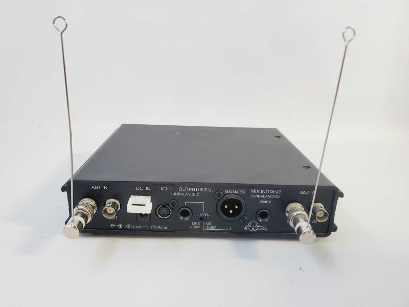 TOA WT-5800 UHF Wireless Radio Microphone Q(