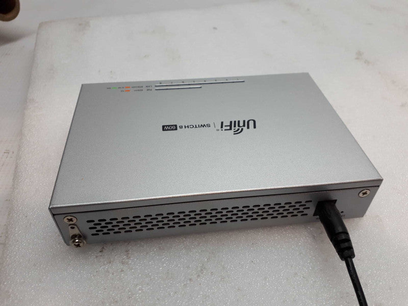 Ubiquiti Networks UniFi 8 Port Ethernet Switch - US-8-60W with adapter &