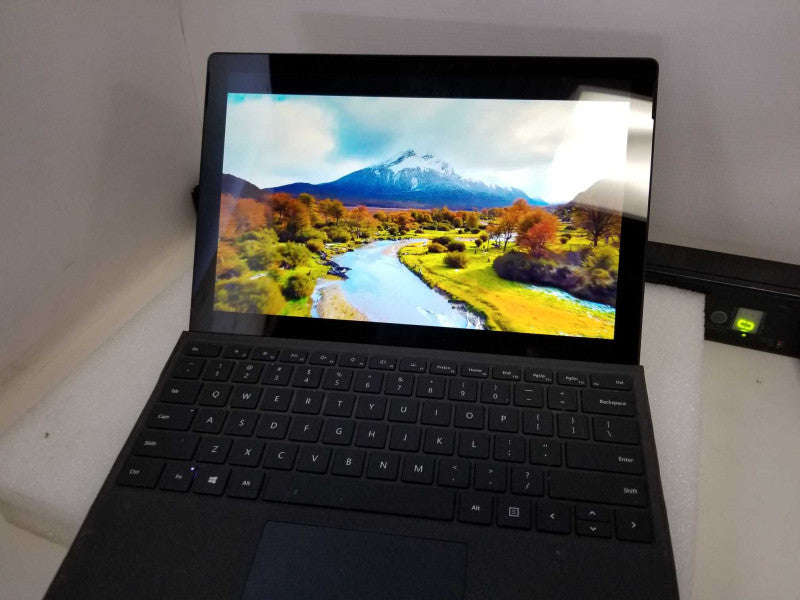 Microsoft Surface Pro 6 - i5-8250U 1.6GHz, 8GB RAM, 256GB SSD Q