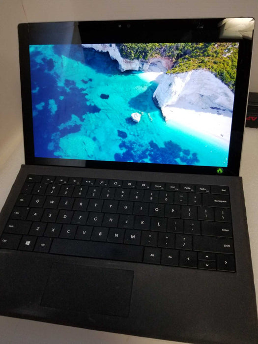 Microsoft Surface Pro 4 - i5-6300U, 4GB RAM, 128GB SSD - READ