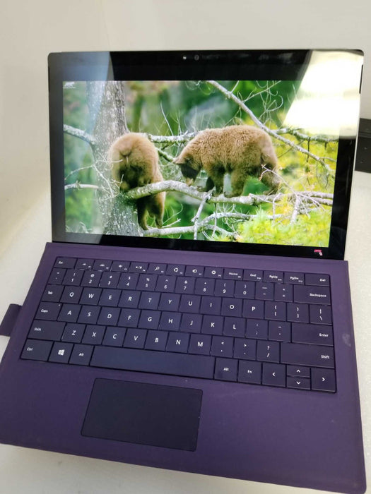 Microsoft Surface Pro 4 - i5-6300U 2.4GHz, 8GB RAM, 256GB SSD