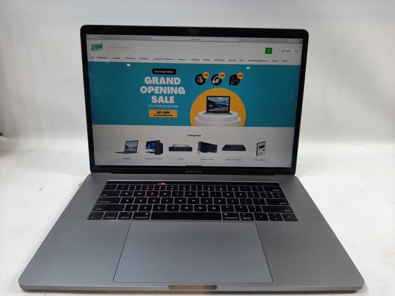 MacBook Pro 2017 15\\" i7-7700HQ, 16GB DDR3, 256GB SSD Î²