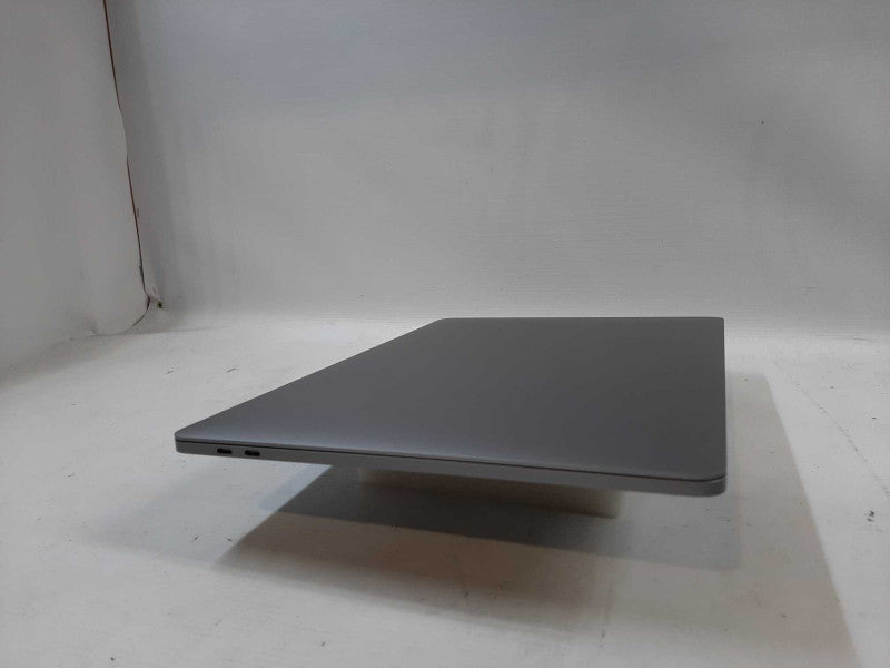 MacBook Pro 2017 15\\" i7-7700HQ, 16GB DDR3, 256GB SSD Î²