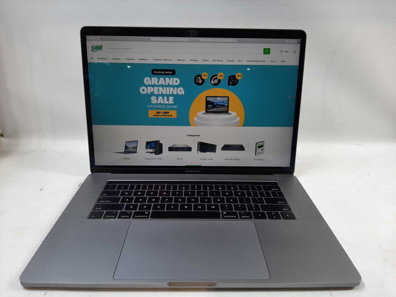 MacBook Pro 2017 15\\" i7-7700HQ, 16GB DDR3, 256GB SSD Î²