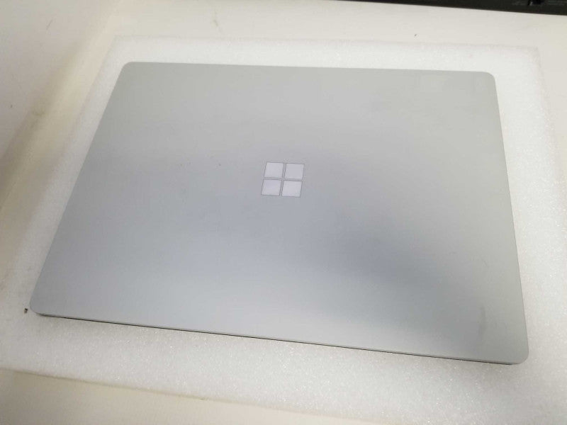 Microsoft Surface Laptop - i7-7660U 2.5GHz, 8GB RAM, 256GB SSD
