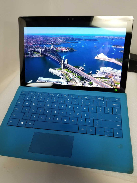 Microsoft Surface Pro 4 - i5-6300U, 4GB RAM, 128GB SSD - READ