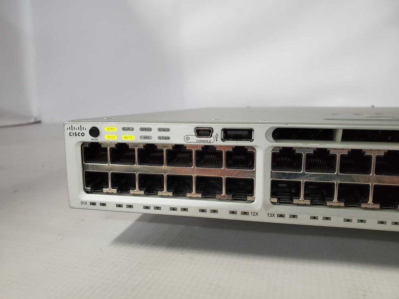 Cisco Catalyst WS-C3850-48T-S 48-Port Gigabit Managed Network Switch )