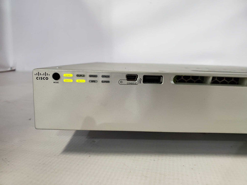 Cisco Catalyst WS-C3850-24T-L 24-Port Gigabit Switch )