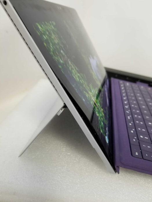 Microsoft Surface Pro 4 - i5-6300U 2.4GHz, 8GB RAM, 256GB SSD - READ