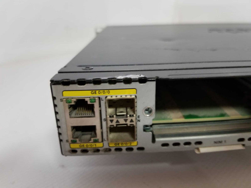 Cisco ISR4331/K9 V04 4300 Series Integrated Services Router, Read _