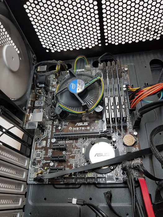 Custom PC - Intel i5-4690k @ 3.50 GHZ 32GB DDR3, 750W PSU