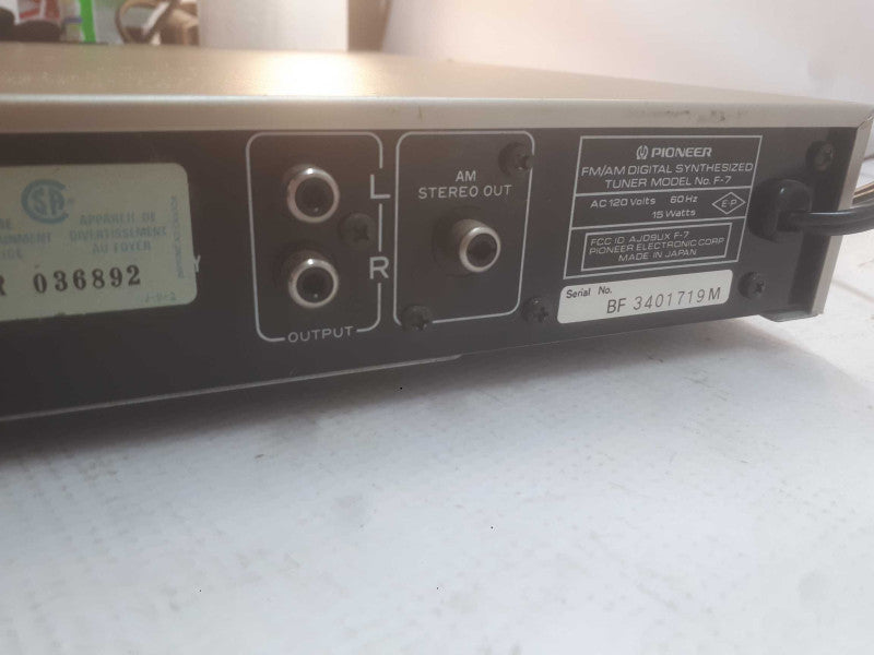 Pioneer model# F-7 FM/Am Digital Synthesized Tuner Made in Japan