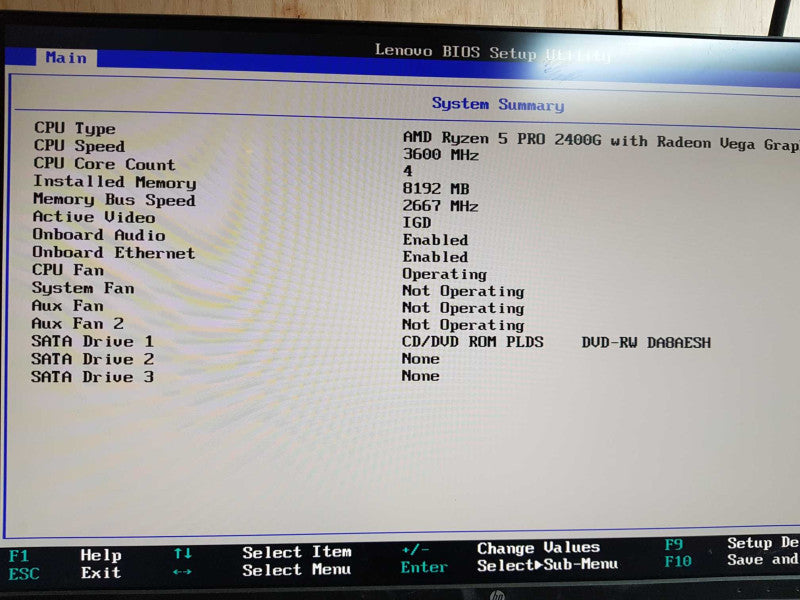 Lenovo ThinkCenter M725s - Amd Ryzen 5 Pro 2400G with Vega Radeon Graphics  Q
