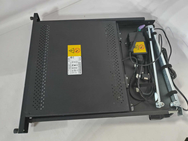 IBM 1723-1UX Rackmount 17\\" Flat Panel KVM Switch w/ SK-8840 Keyboard )