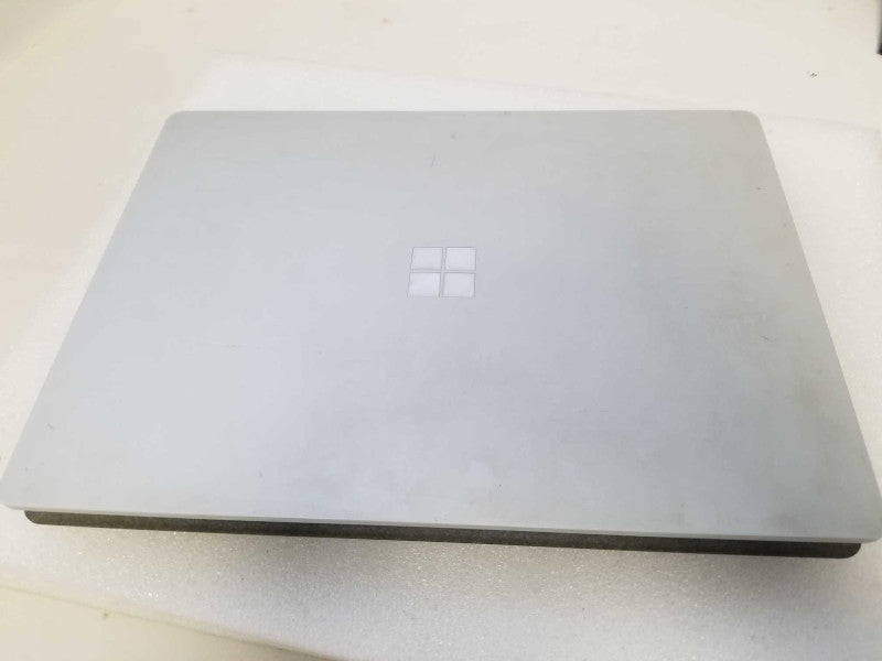 Microsoft Surface Laptop  - i7-7660U 2.5GHz, 8GB RAM, 256GB SSD - READ