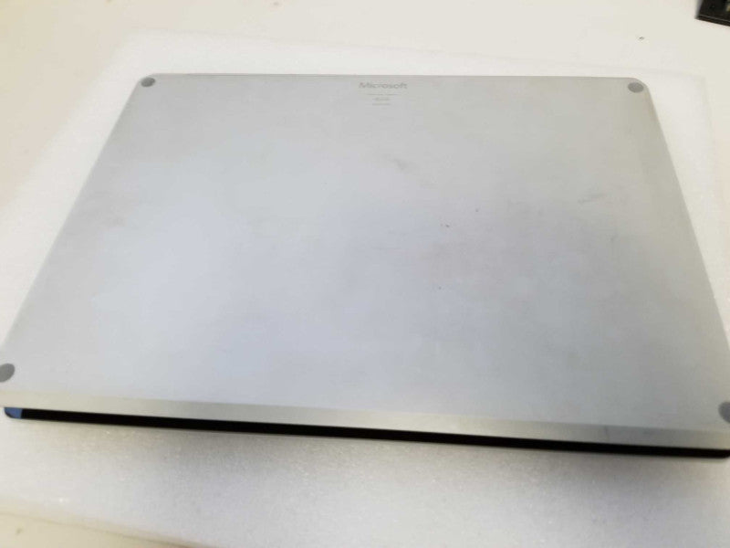 Microsoft Surface Laptop  - i7-7660U 2.5GHz, 8GB RAM, 256GB SSD - READ