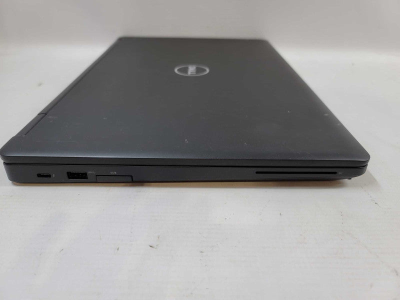Dell Precision 3520 Xeon E3-1505M v6, 16GB DDR4, 2GB Nvidia Quadro M620, 1TB  Î²