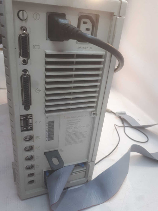 Apple Macintosh Quadra 700, Apple Design Keyboard, Apple Desktop Bus Mouse