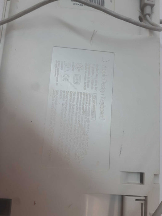 Apple Macintosh Quadra 700, Apple Design Keyboard, Apple Desktop Bus Mouse