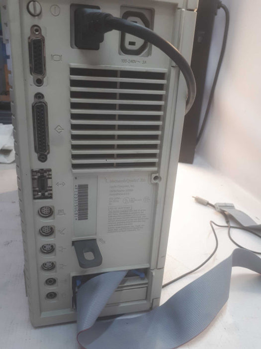 Apple Macintosh Quadra 700, Apple Design Keyboard, Apple Desktop Bus Mouse