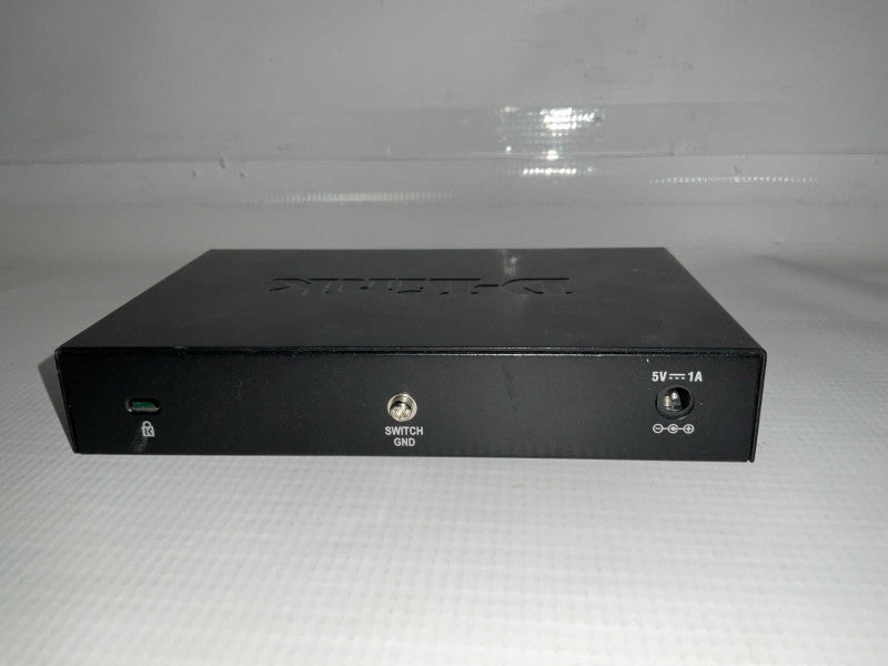 8 port Gigabit network switch D-Link DGS-108  -