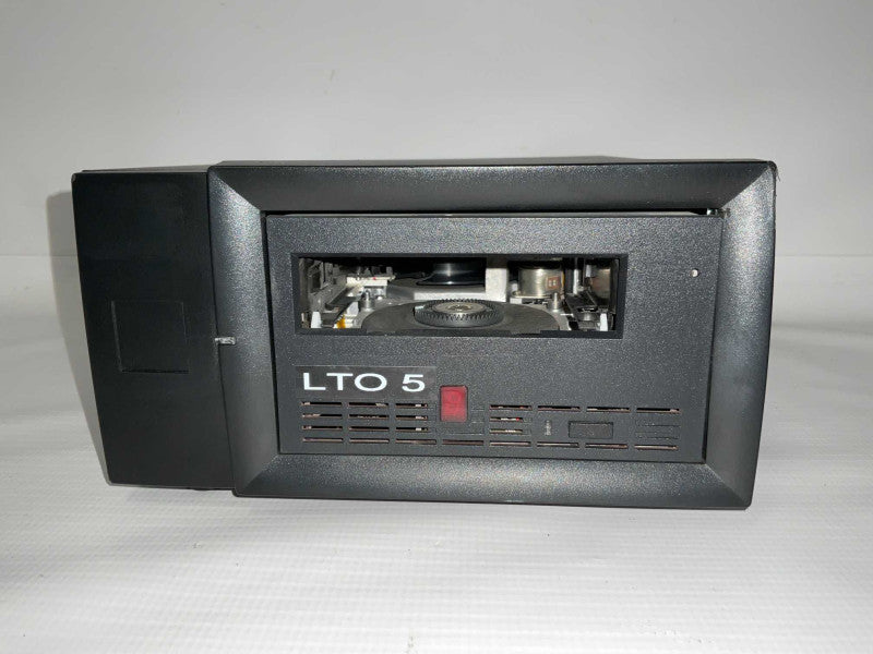 LTO 5 external tape drive PN:11-0272 READ  -