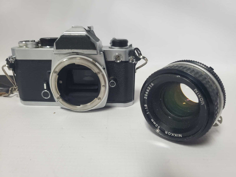 Nikon FM 35mm Vintage Camera with Nikkor 50mm 1:1.8 Lens |