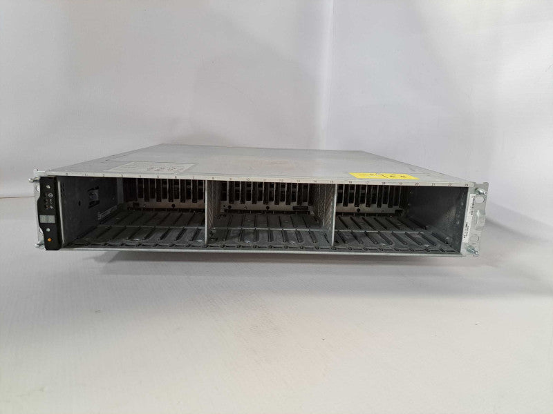 NetApp DS2246 NAJ-1001 Disk Array 24 x 2.5\\" Bays 2x Controllers + 2x PSU )