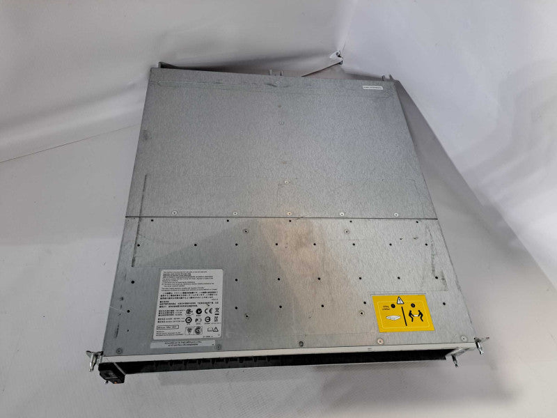 NetApp DS2246 NAJ-1001 Disk Array 24 x 2.5\\" Bays 2x Controllers + 2x PSU )