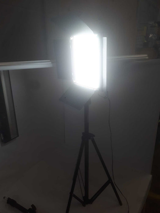 Pair of Neewer NL660 LED Video Lights Dimmable Bi-Color, 2 Tripods