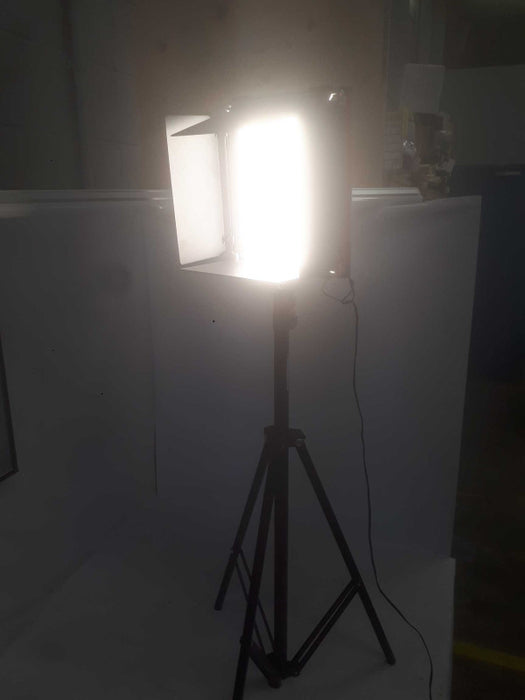 Pair of Neewer NL660 LED Video Lights Dimmable Bi-Color, 2 Tripods