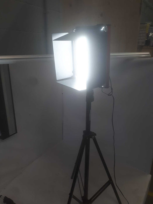 Pair of Neewer NL660 LED Video Lights Dimmable Bi-Color, 2 Tripods