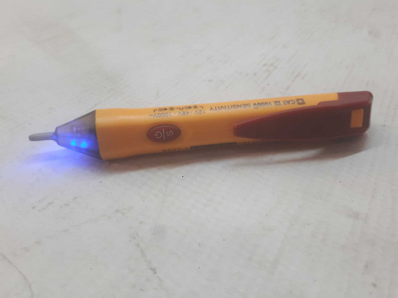 Klein Tools NCVT-2 Dual-Range Voltage Tester