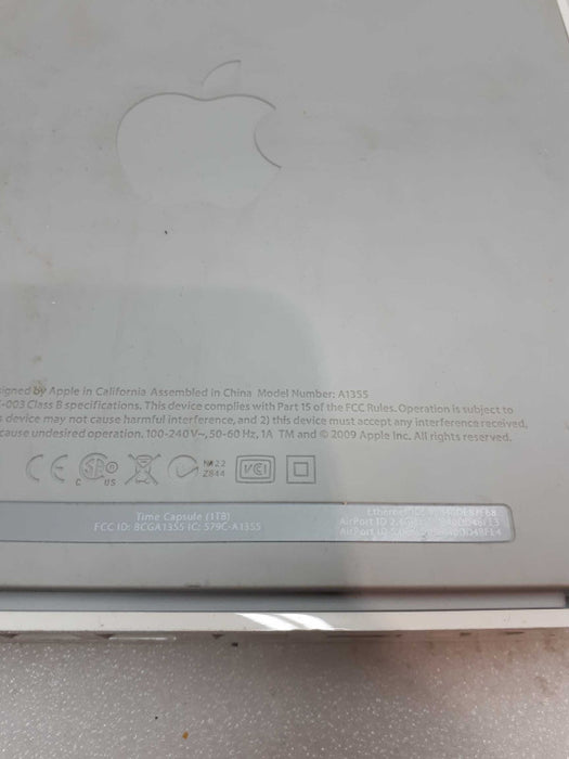 APPLE A1355 TIME CAPSULE - WHITE &