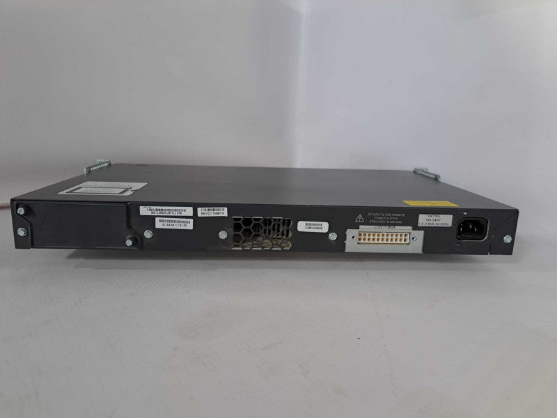 Cisco WS-C2960S-24TS-L V04 24 Port Managed 10/100/1000 Gigabit Switch )