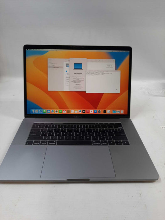 MacBook Pro 2018 15\\" Core i9-8950HK @ 2.9GHz 32GB DDR4 500GB SSD *READ*