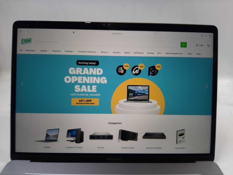 MacBook Pro 2018 15\\" Core i9-8950HK @ 2.9GHz 32GB DDR4 500GB SSD *READ*
