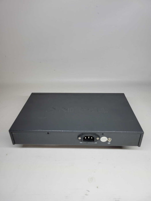 TP-Link TL-SG1008PE - 8-Port Gigabit Desktop Switch PoE + Power Cord
