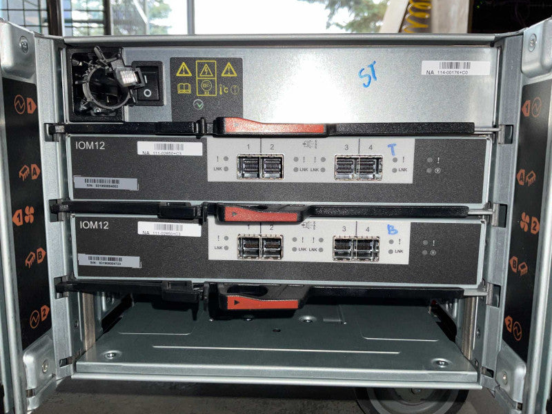 NetApp NAJ-1503 60 bay with  2x IOM12 111-02850 SAS 12GB Controllers -