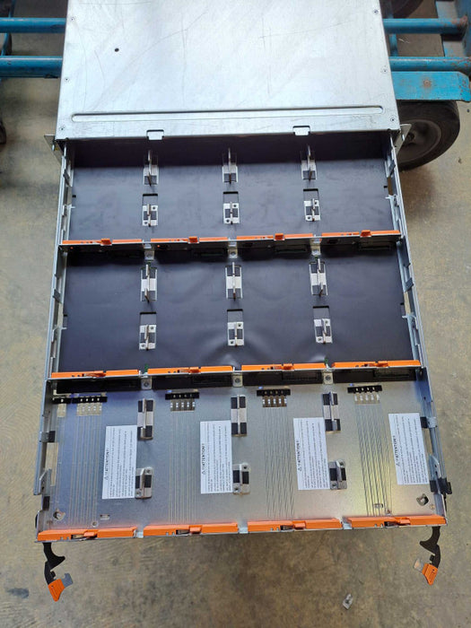Netapp DE6600 Storage Enclosure 60x 3.5\\" HDD Bay 2x 1755W PSU No Modules )