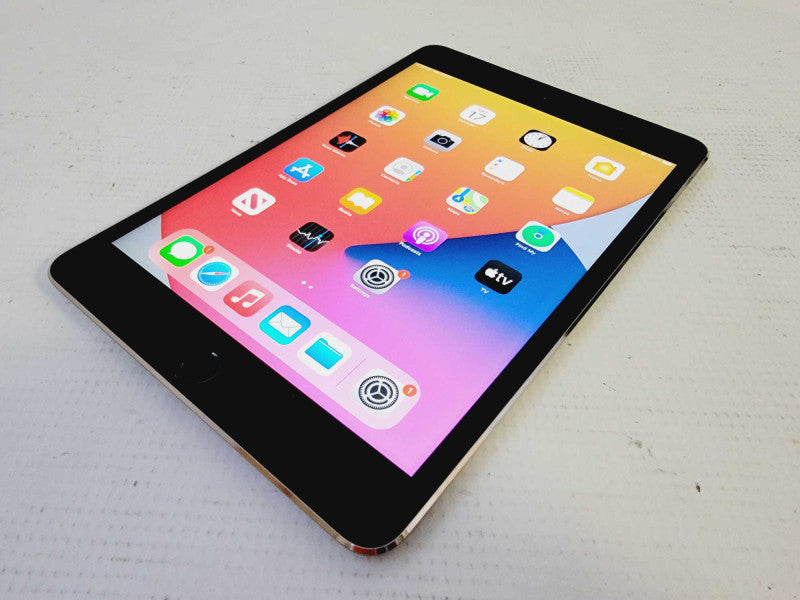 Apple iPad Mini 4 - 16GB - Gray Q(
