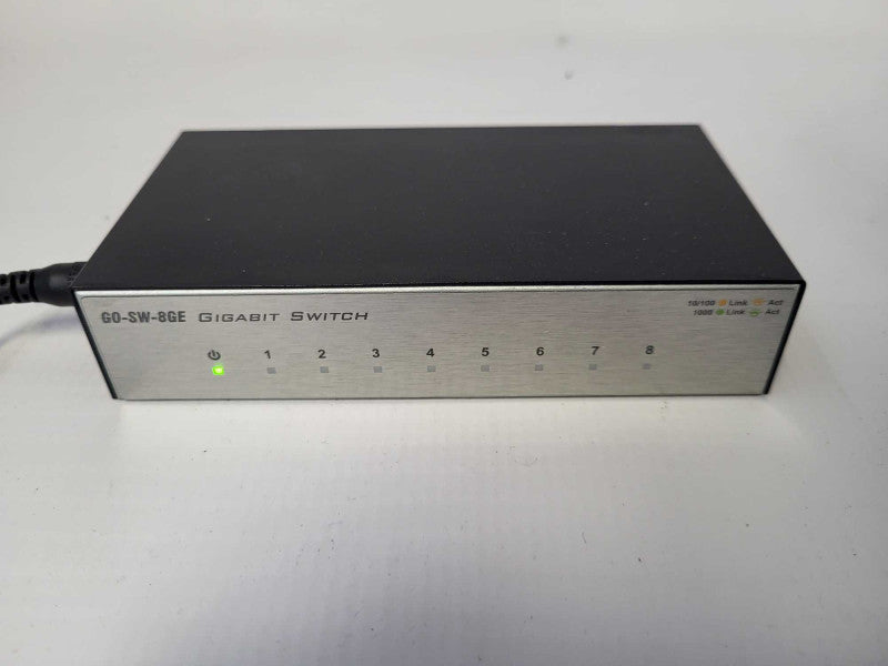 D-Link 8-Port Gigabit Metal Desktop Switch  -