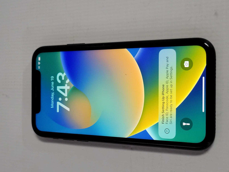 Apple iPhone XR - 64GB Unlocked _