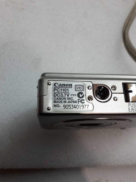 Canon PowerShot Digital ELPH SD300 4.0MP Digital Camera &