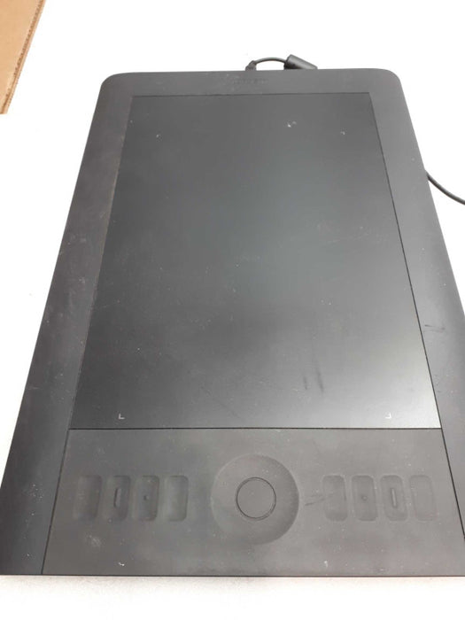 Wacom PTH-650 Intuos 5 Touch Tablet W/Usb Cable  &