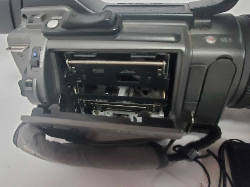 SONY DSR-PD150 MiniDV Video Camcorder |