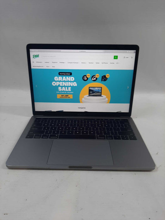 MacBook Pro 2017 13\\" i7-7567U, 16GB DDR3, 500GB SSD Î² *READ*