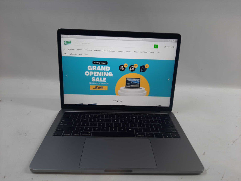MacBook Pro 2017 13\\" i7-7567U, 16GB DDR3, 500GB SSD Î² *READ*
