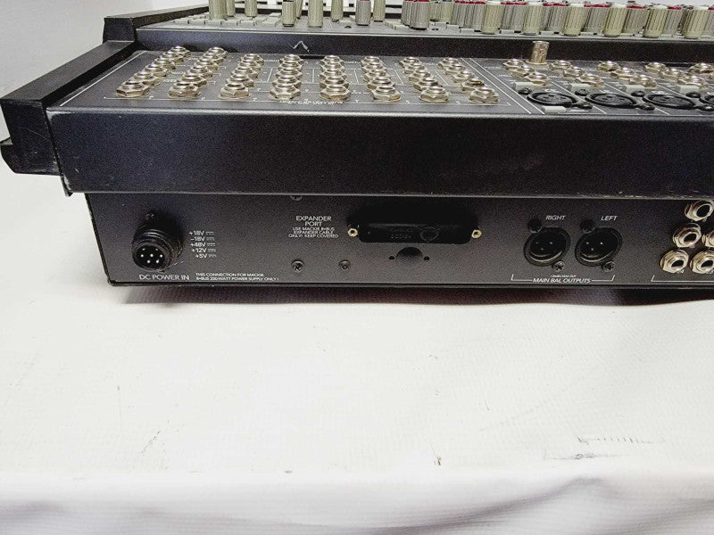 Mackie 32.8 32-Channel 8-Bus Mixing Console (